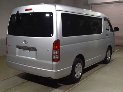 TOYOTA HIACE WAGON