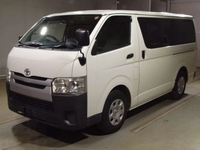 TOYOTA HIACE VAN
