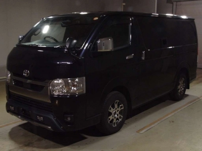 TOYOTA HIACE VAN