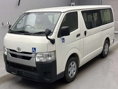 TOYOTA HIACE VAN