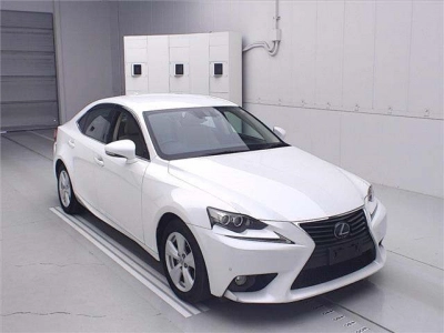 LEXUS IS
