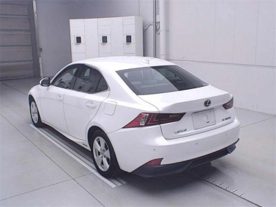 LEXUS IS