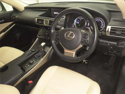 LEXUS IS