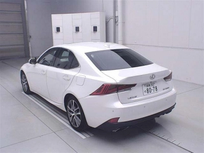 LEXUS IS