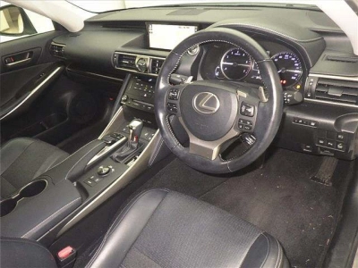 LEXUS IS