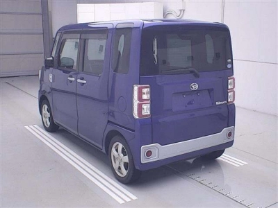 DAIHATSU WAKE