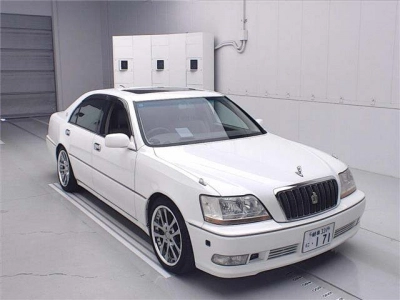 TOYOTA CROWN MAJESTA