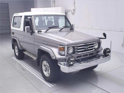 TOYOTA LAND CRUISER 70