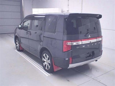 MITSUBISHI DELICA D:5