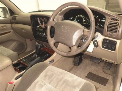 TOYOTA LAND CRUISER 100