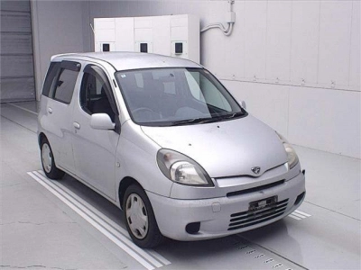 TOYOTA FUN CARGO