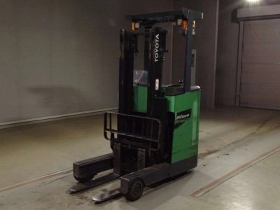 TOYOTA  FORKLIFT 