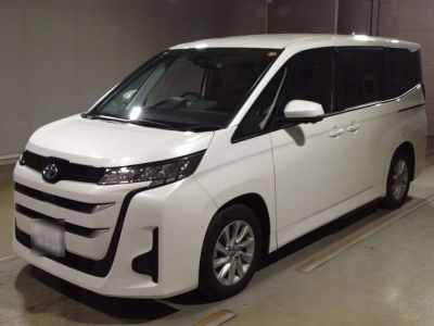 TOYOTA NOAH