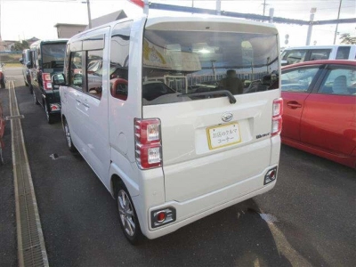 DAIHATSU WAKE