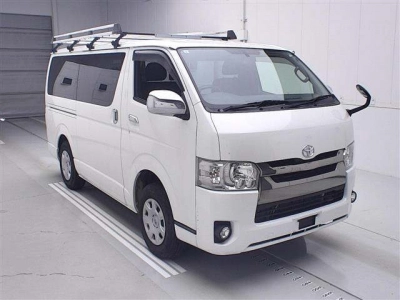TOYOTA REGIUS ACE