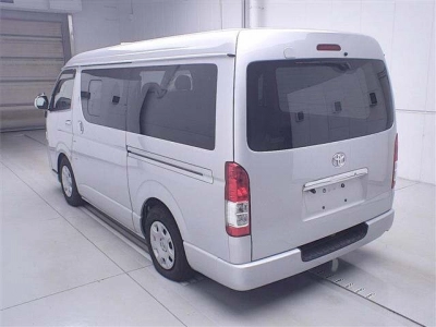 TOYOTA REGIUS ACE
