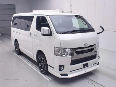 TOYOTA HIACE