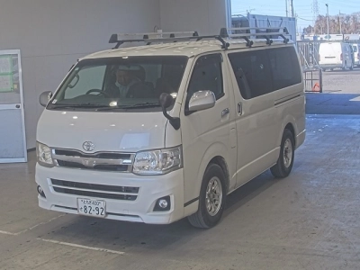 TOYOTA HIACE
