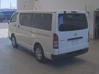 TOYOTA HIACE