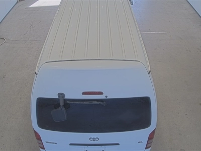 TOYOTA HIACE COMMUTER