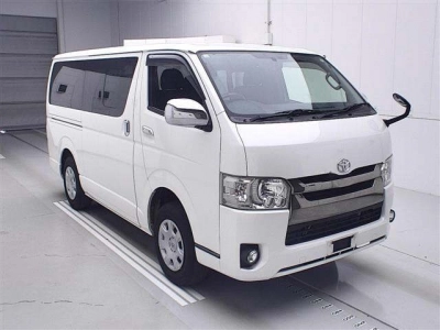 TOYOTA REGIUS ACE