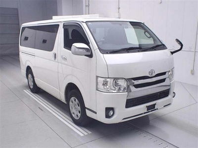 TOYOTA REGIUS ACE