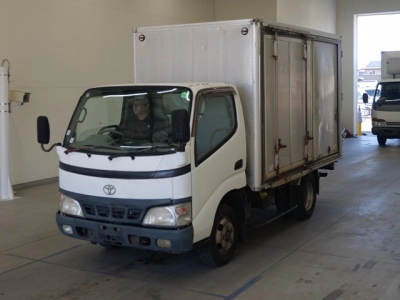 TOYOTA DYNA