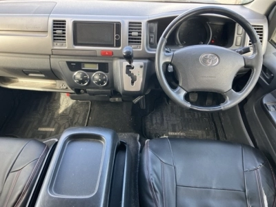 TOYOTA HIACE