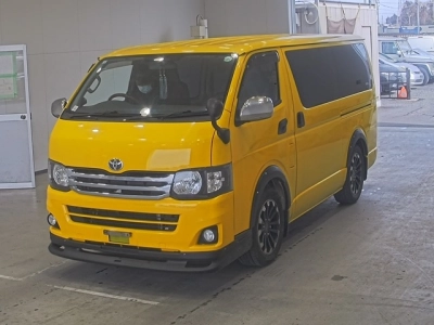 TOYOTA HIACE