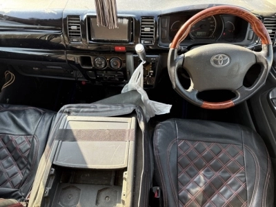 TOYOTA HIACE