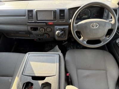 TOYOTA HIACE