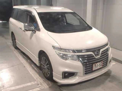 NISSAN ELGRAND