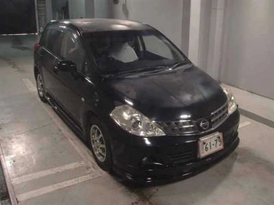 NISSAN TIIDA