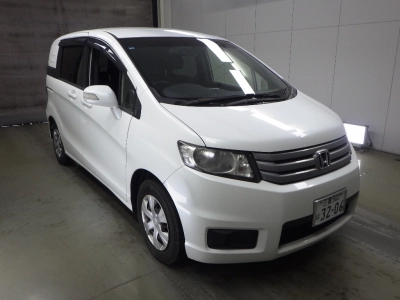 HONDA FREED SPIKE