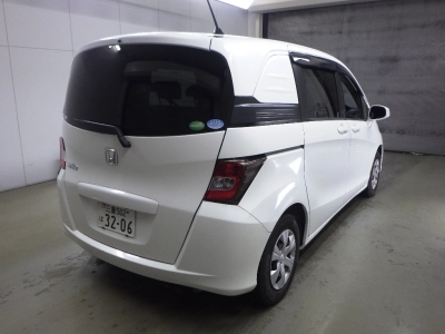 HONDA FREED SPIKE