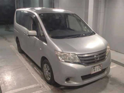 NISSAN SERENA