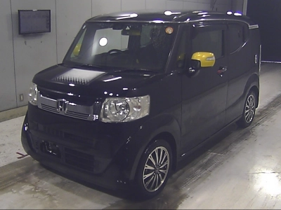 HONDA N-BOX SLASH