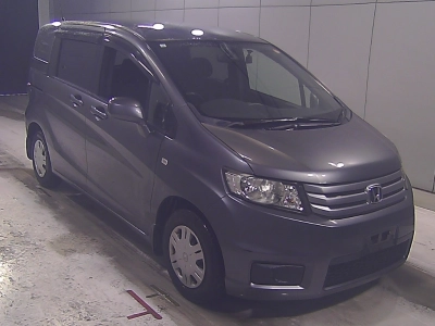 HONDA FREED SPIKE