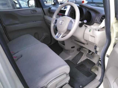 HONDA N BOX +