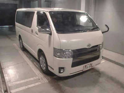 TOYOTA HIACE VAN