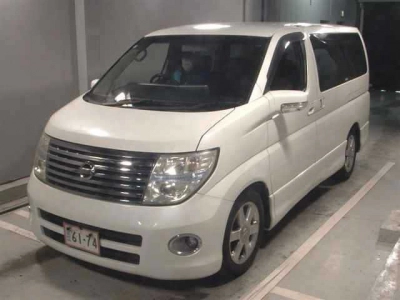 NISSAN ELGRAND