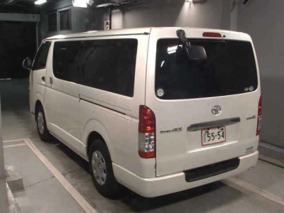 TOYOTA REGIUS VAN