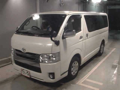 TOYOTA REGIUS VAN