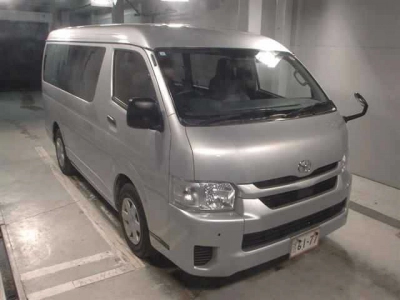 TOYOTA HIACE WAGON