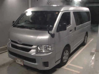 TOYOTA HIACE WAGON