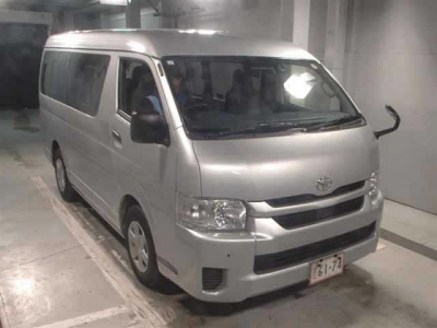 TOYOTA HIACE WAGON