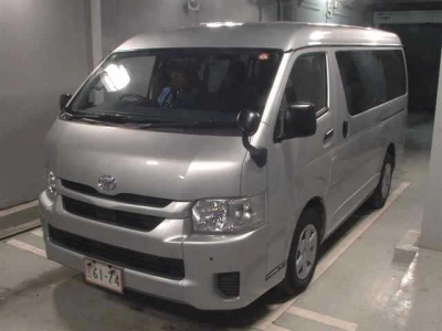 TOYOTA HIACE WAGON