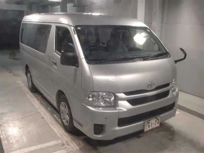 TOYOTA HIACE WAGON