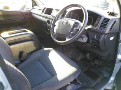 TOYOTA HIACE WAGON