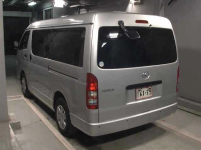 TOYOTA HIACE WAGON